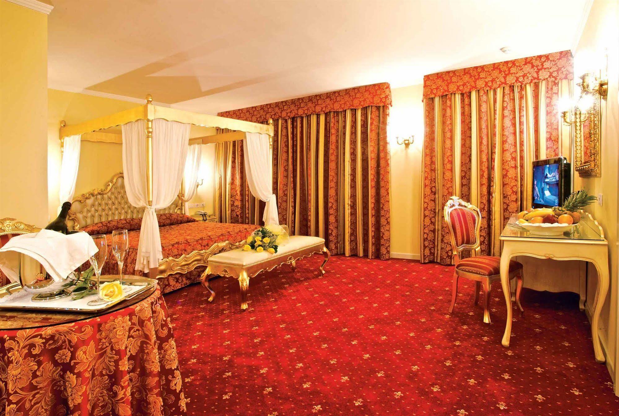 Hotel Motel Gold Calcinate エクステリア 写真