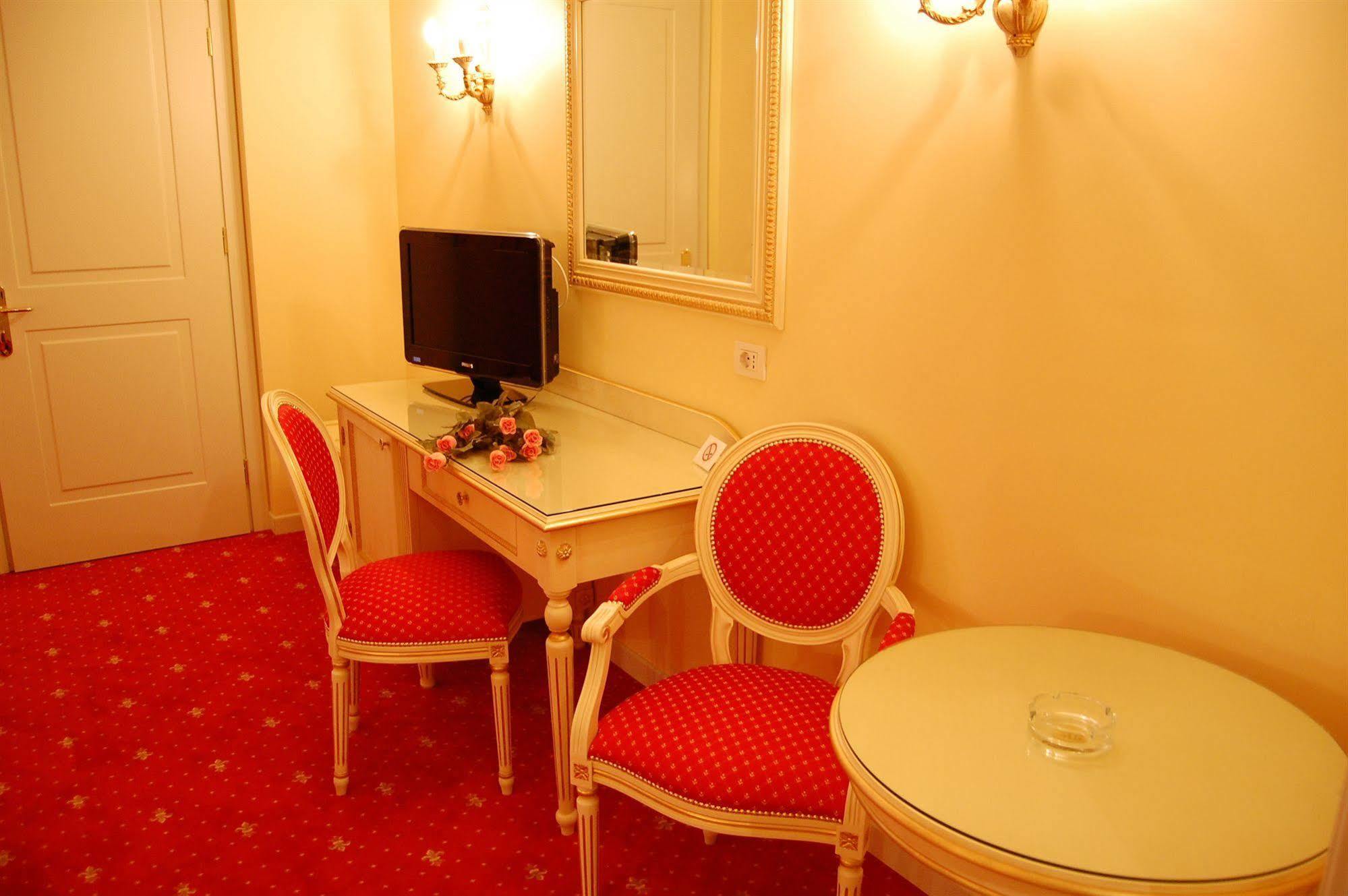 Hotel Motel Gold Calcinate エクステリア 写真