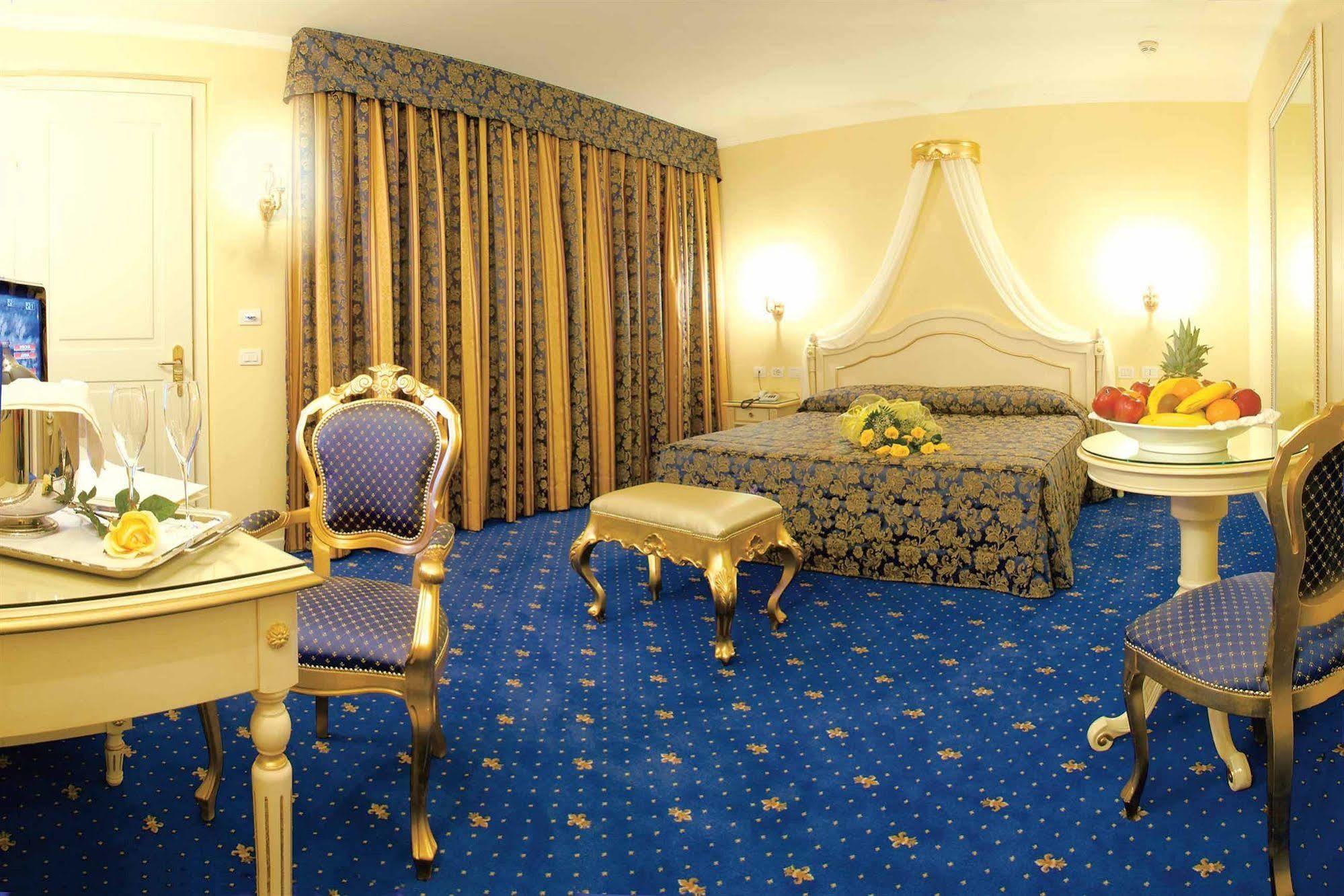 Hotel Motel Gold Calcinate エクステリア 写真