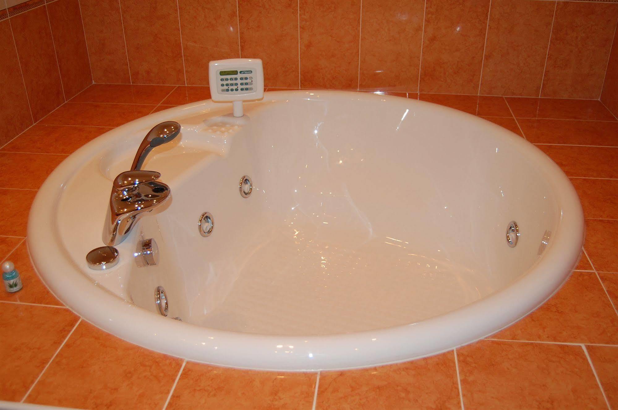 Hotel Motel Gold Calcinate エクステリア 写真
