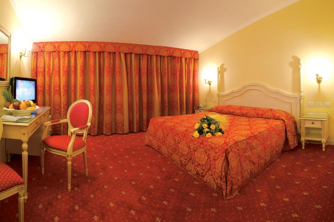 Hotel Motel Gold Calcinate エクステリア 写真